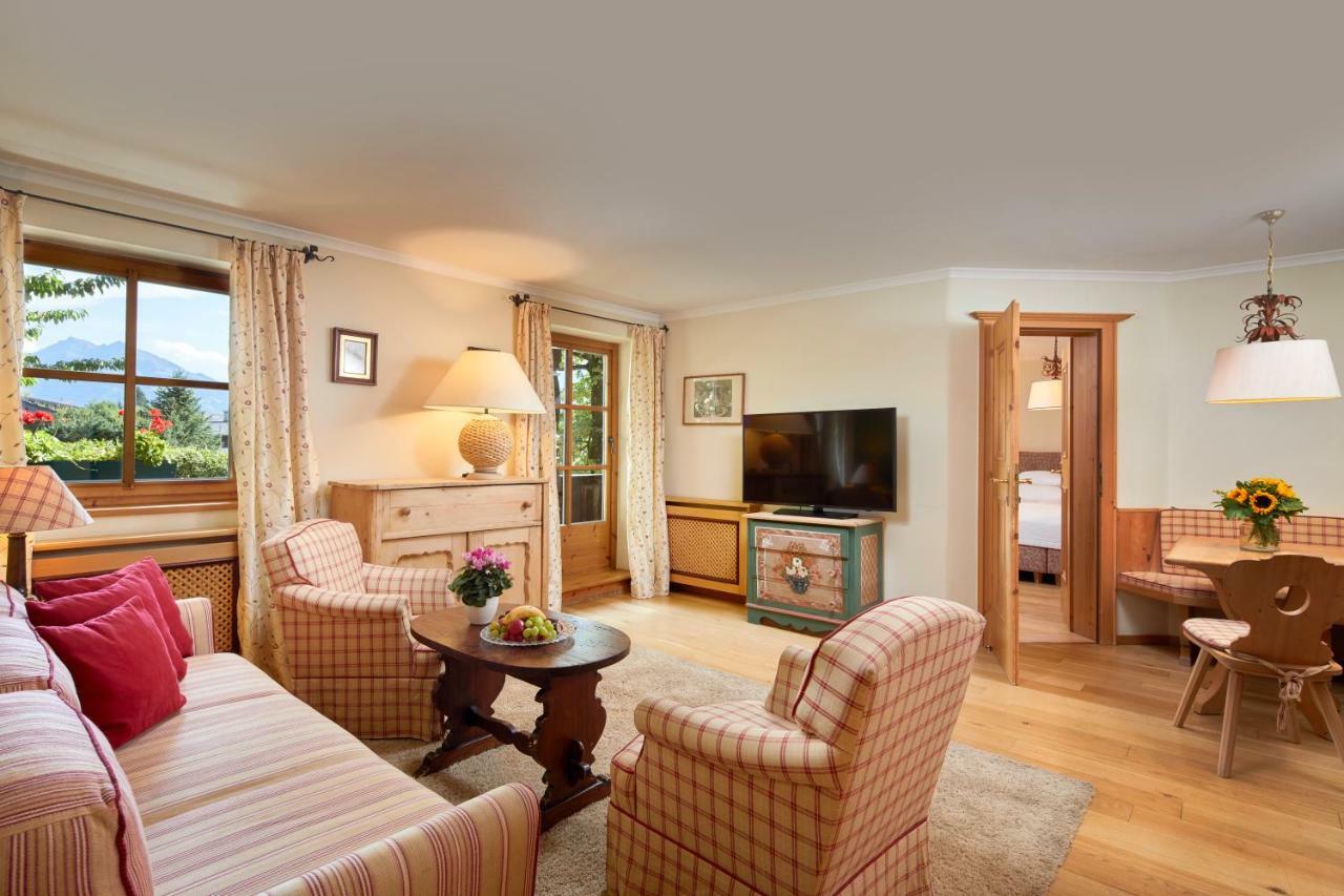 Landsitz Roemerhof - Hotel Apartments Kitzbuhel Exterior photo